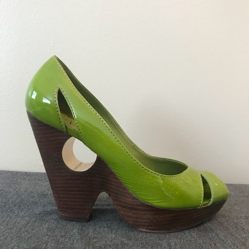 Vince Camuto Green heels